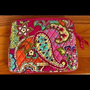 LIKE NEW! Vera Bradley iPad case.